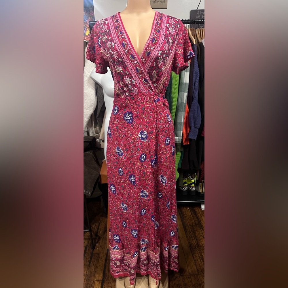 Chic V-Neck Floral Maxi Dress